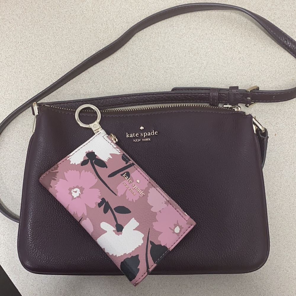 Cross body with walllet